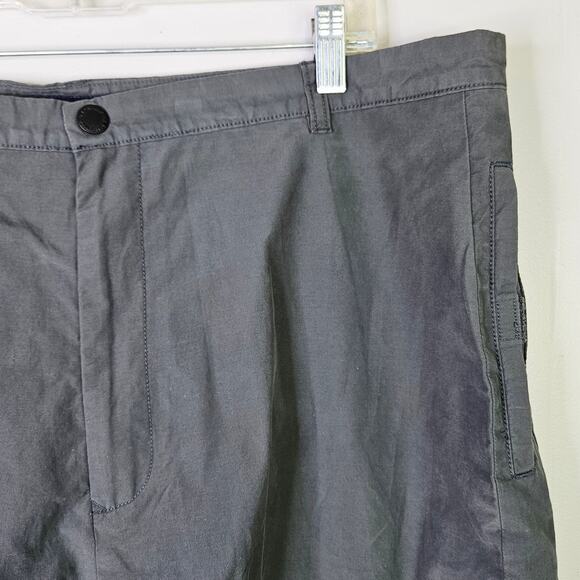 Tommy Hilfiger Gray Cargo Outdoor Shorts Hiking  Mens Size 40 Utility - Picture 5 of 9